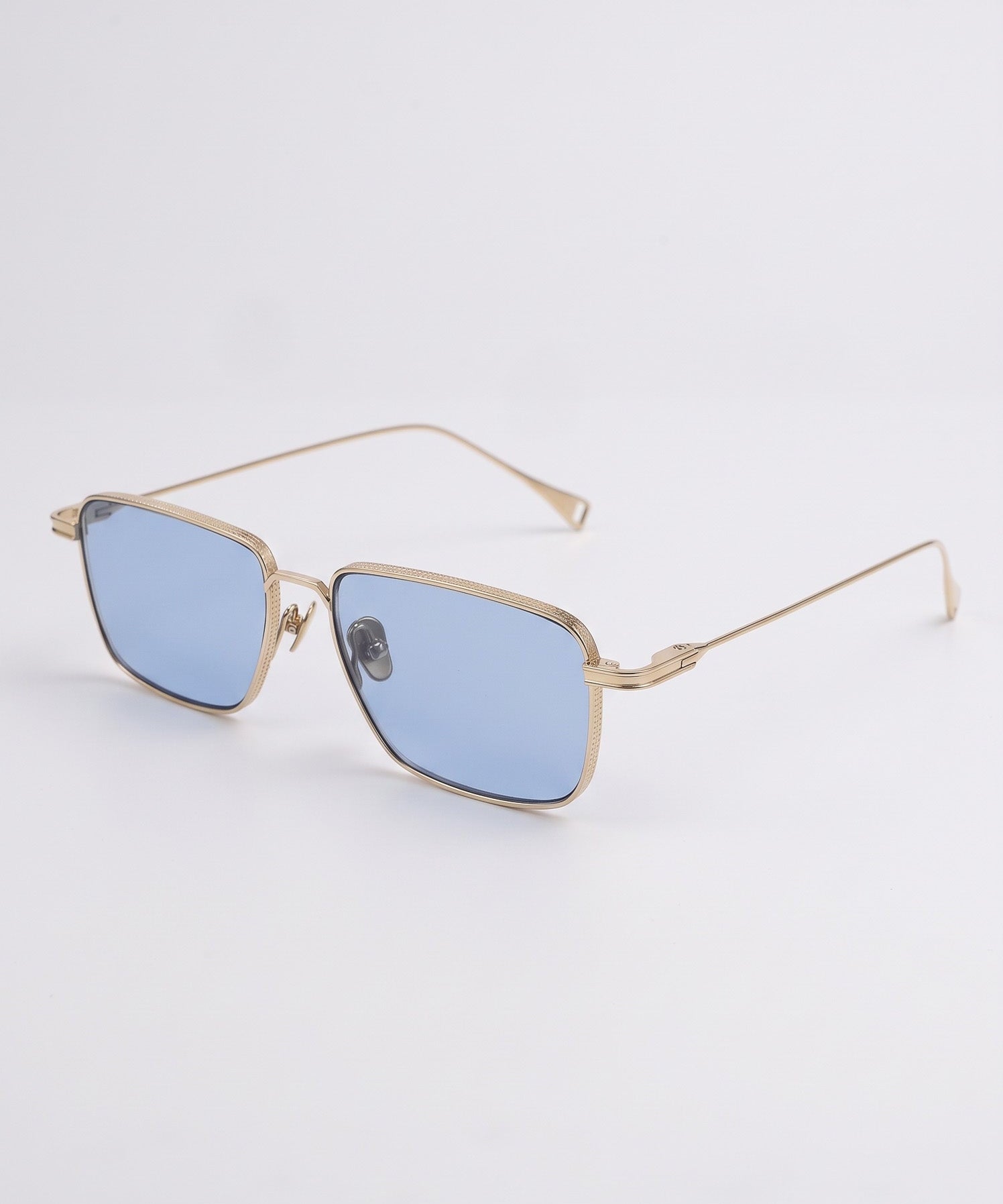 Artigiano Gold Blue – three-quarter view