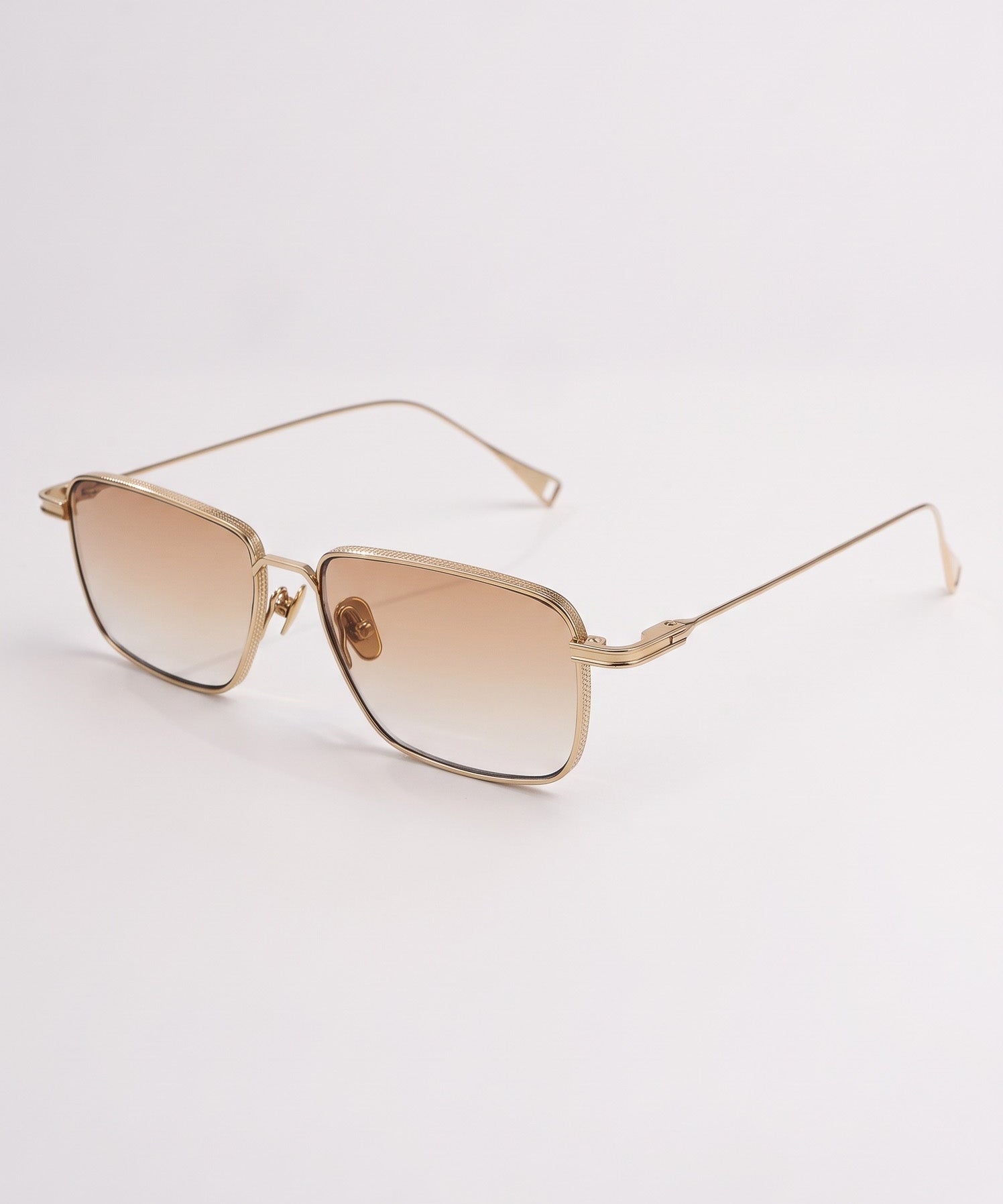 Artigiano Gold Brown Gradient – three-quarter view