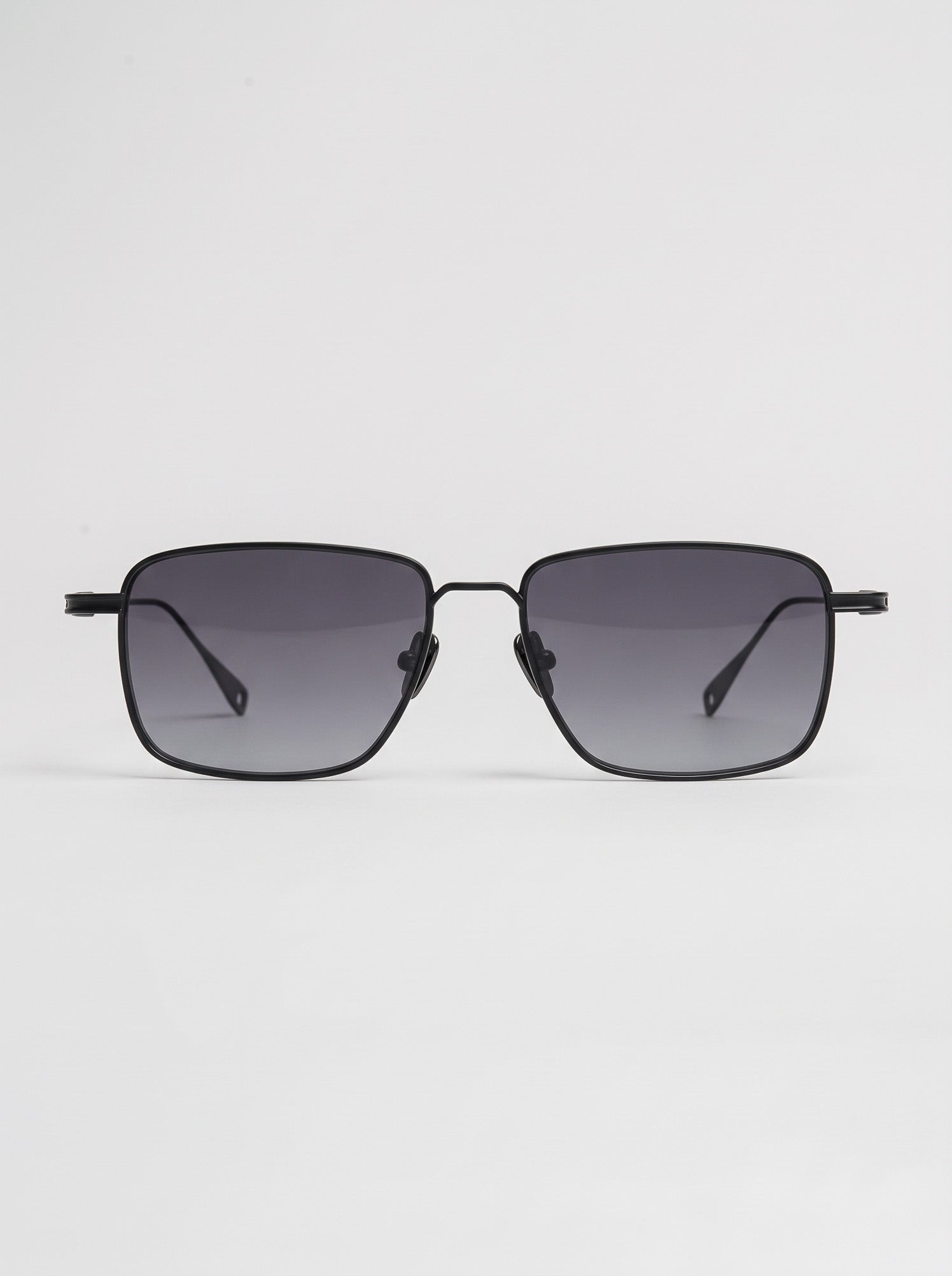 Artigiano Matte Black Grey Gradient – front view