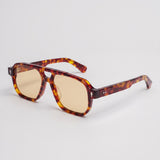 Aviatore Tortoise Amber – three-quarter view