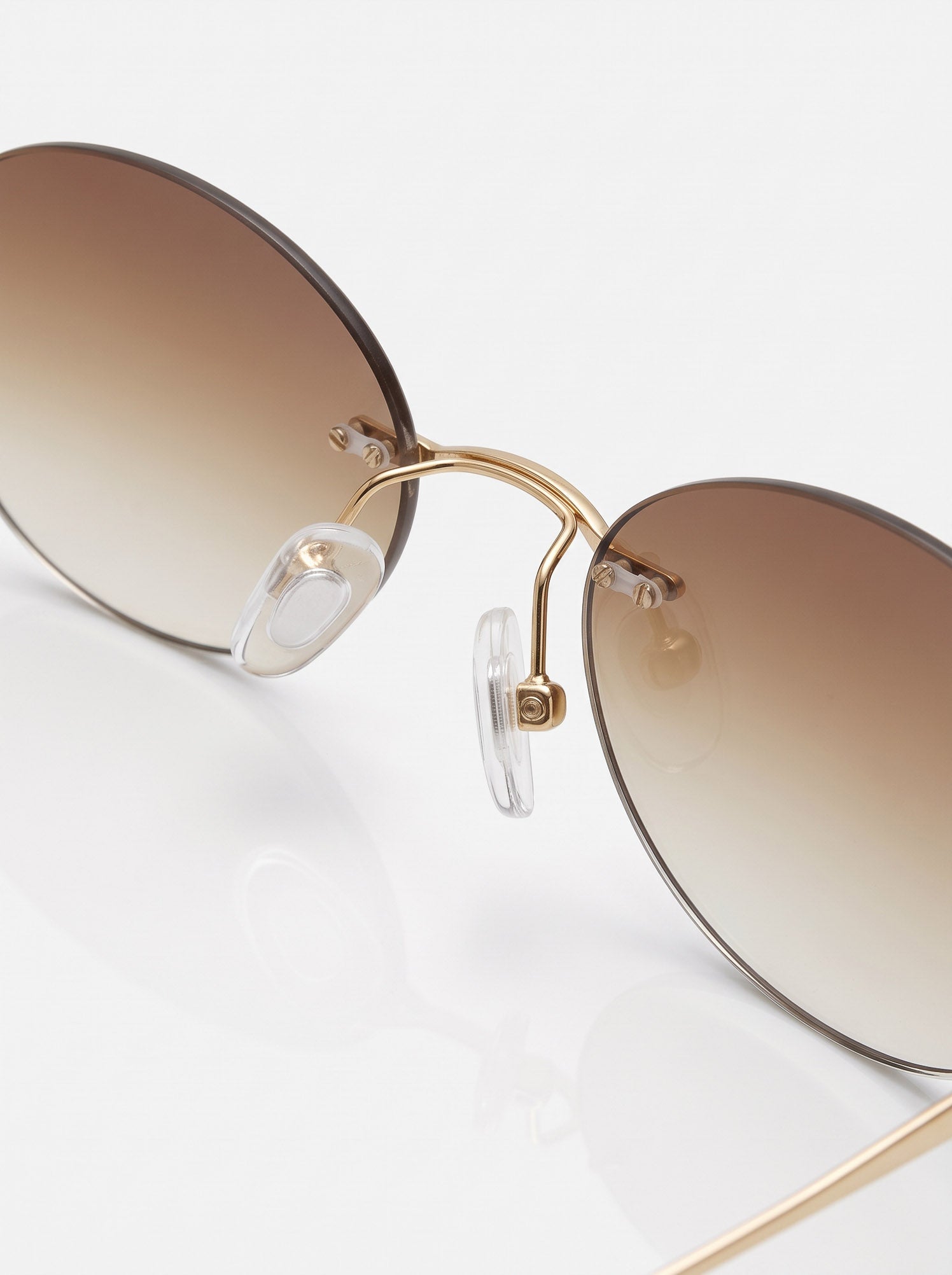 Celeste Gold Brown Gradient – bridge detail