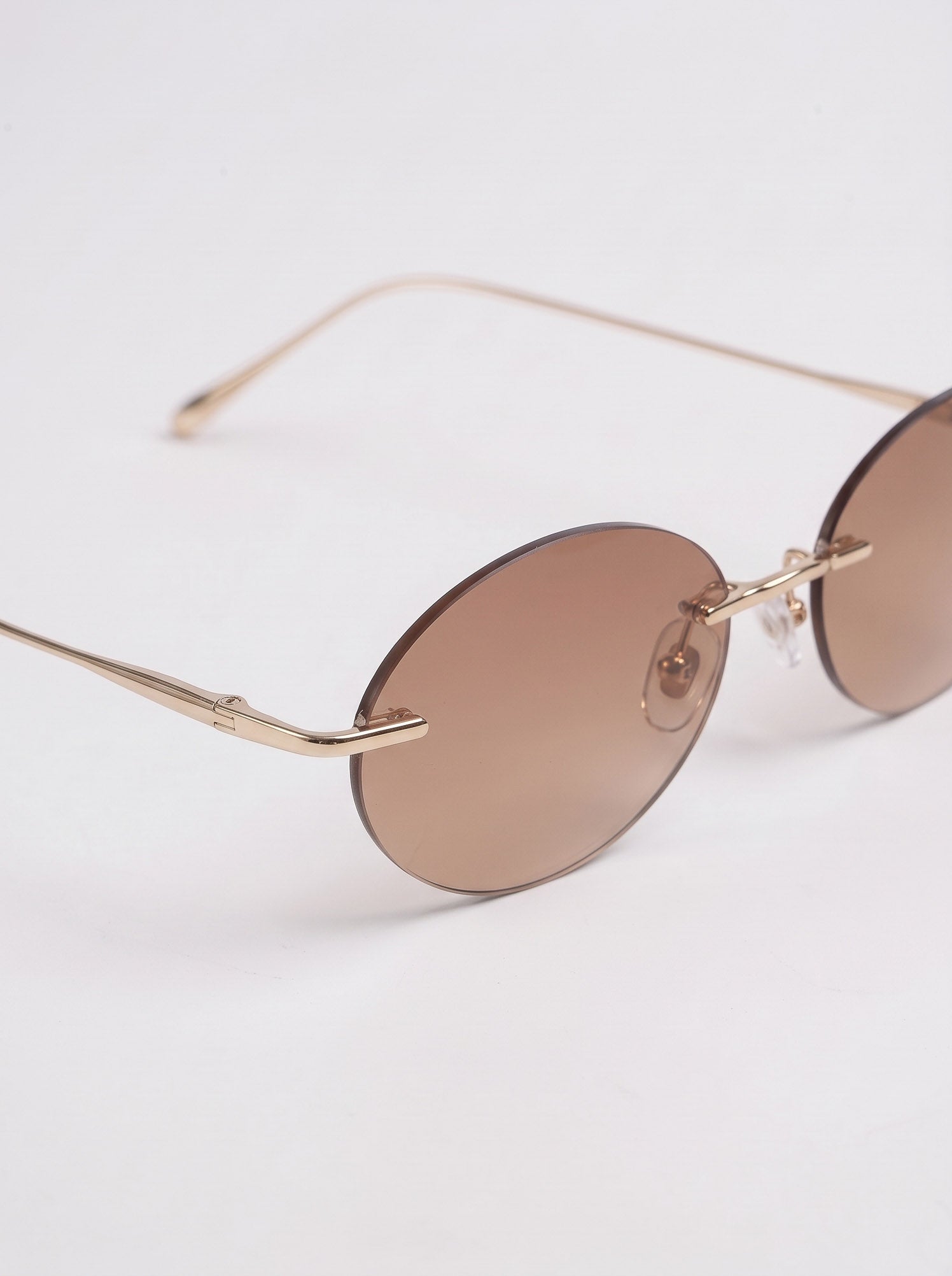 Celeste Gold Tan – hinge detail
