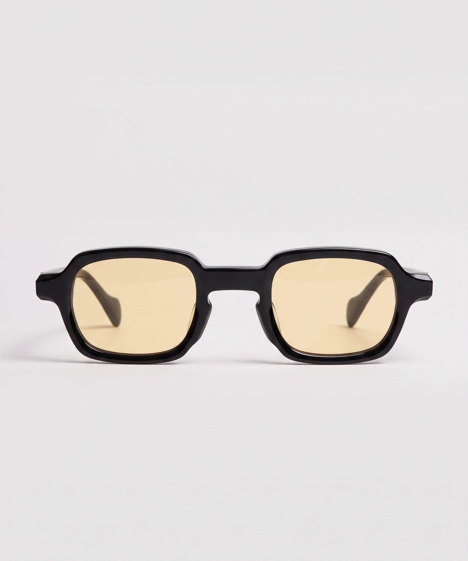 Enzo Black Amber – front view