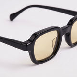 Enzo Black Amber – hinge detail view