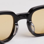 Enzo Black Amber – bridge detail view