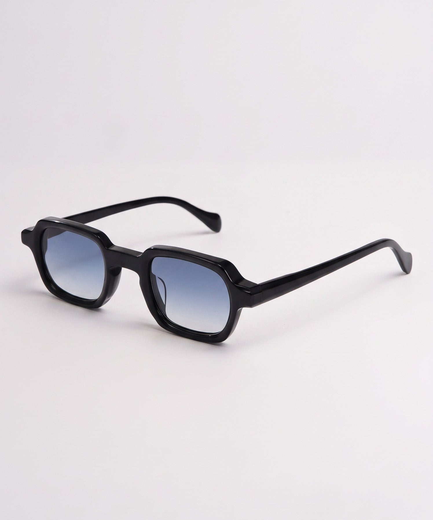 Enzo Black Blue Gradient – three-quarter view