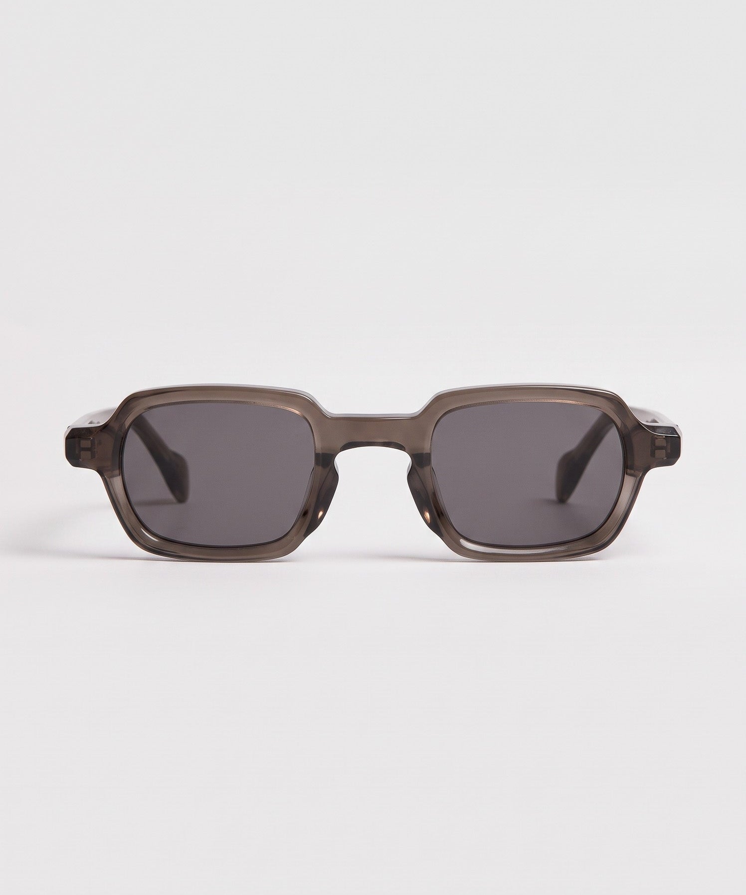 Enzo Crystal Grey – front view