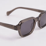 Enzo Crystal Grey – hinge detail view