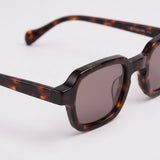 Enzo Dark Tortoise – hinge detail view