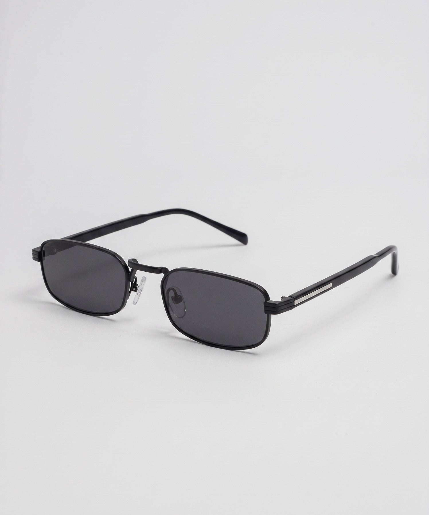 Ettore Matte Black Smoke – three-quarter view