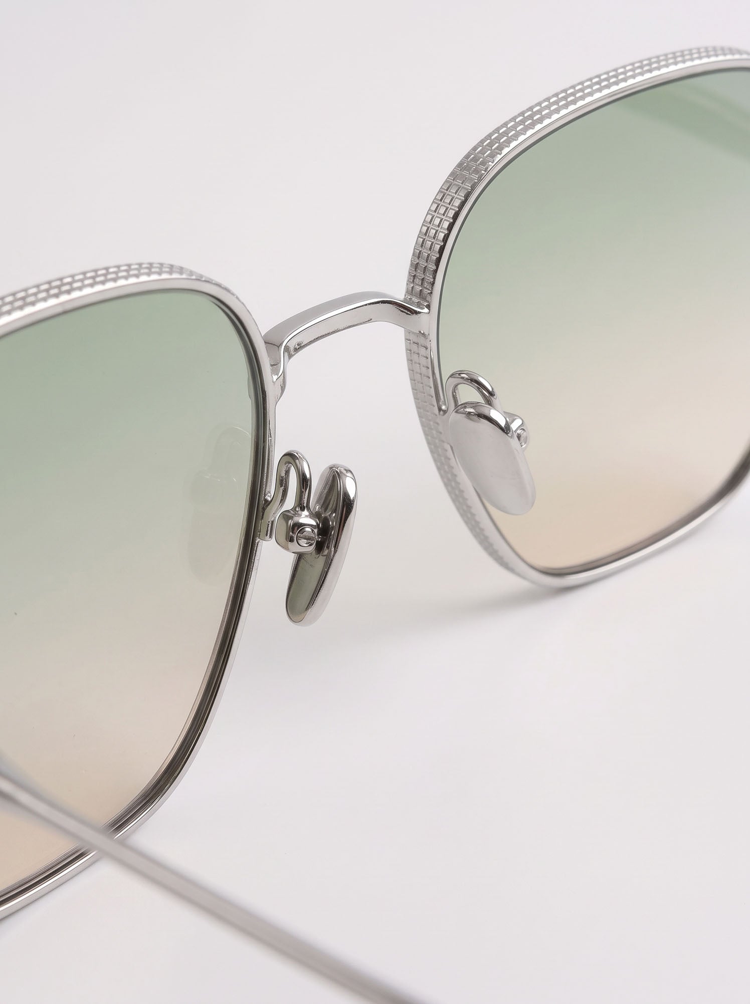 Gaetano Silver Green Gradient – bridge detail view