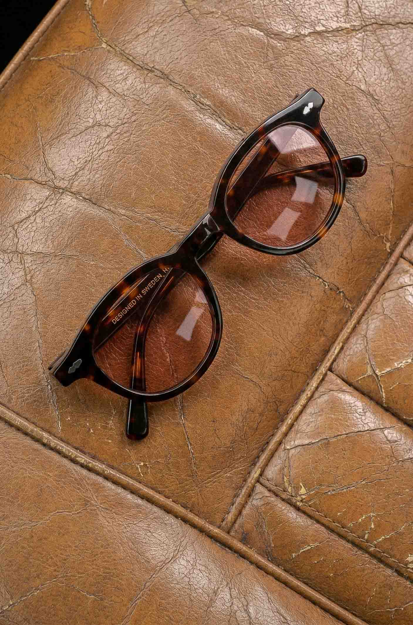 GAFAS DE SOL Y MONTURAS PREMIUM